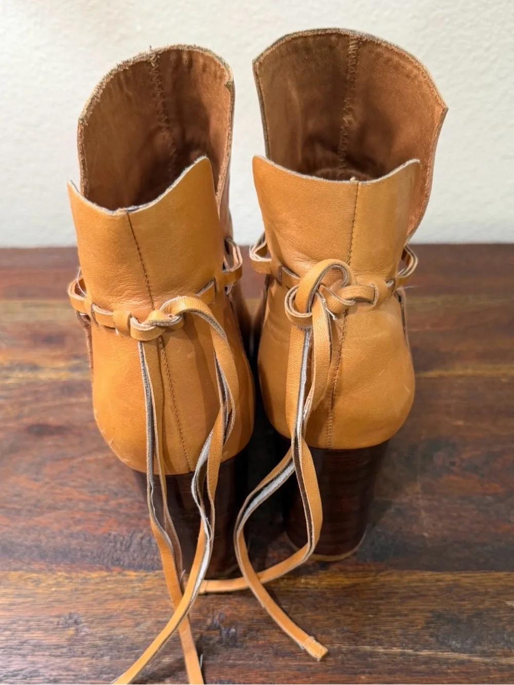 Kelsi Dagger Brooklyn Wesley ankle booties women’s size 8.5